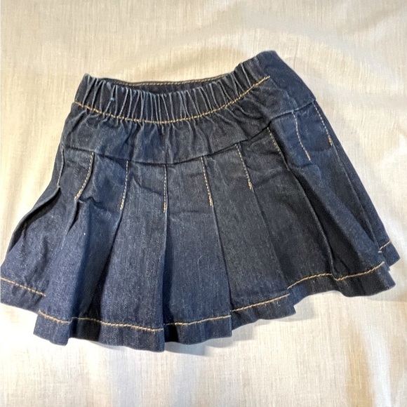 CHILDREN’S Place denim pleated skirt. Size 3T. - Picture 5 of 5